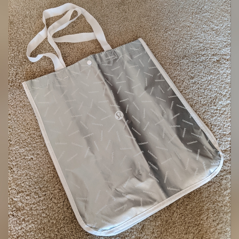 New Lululemon Large Silver & White Reusable Tote